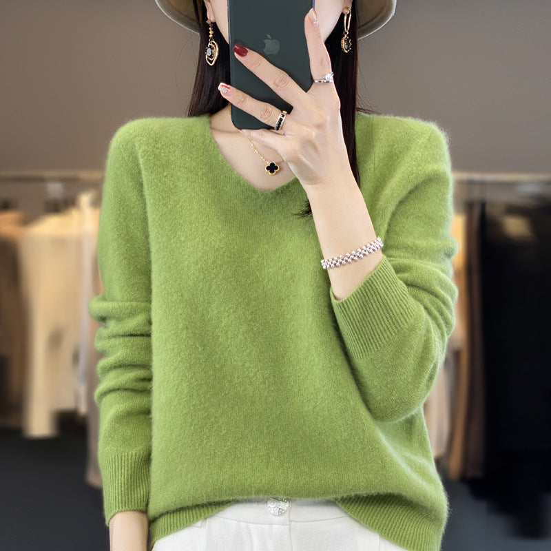 Simple and comfortable wool sweater
