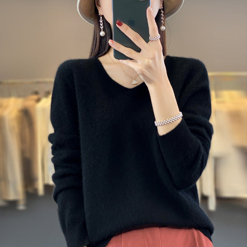 Simple and comfortable wool sweater