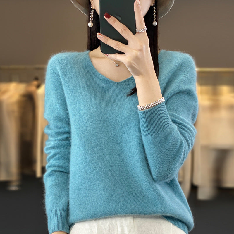 Simple and comfortable wool sweater