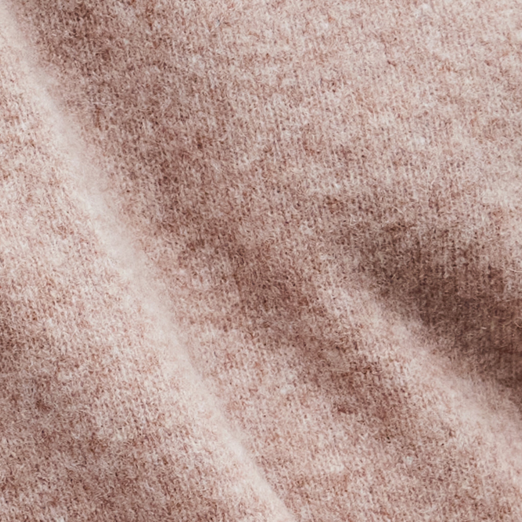 Modern Comfort— Premium Cashmere for Everyday Wear