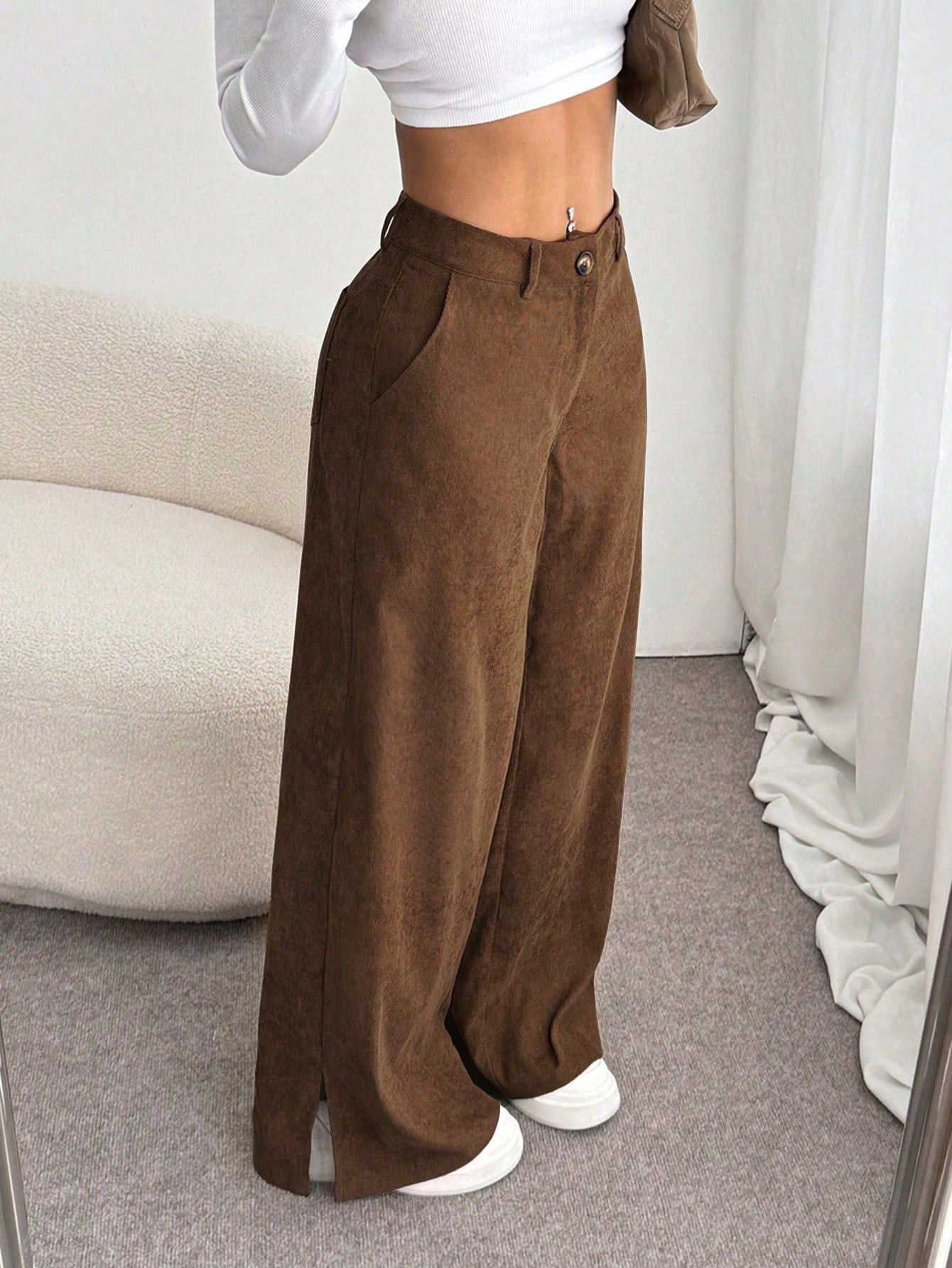 Effortless Wide-Leg Pants with a Modern Edge